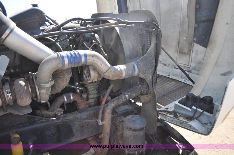 image for item F2344 1995 Freightliner FLD semi truck