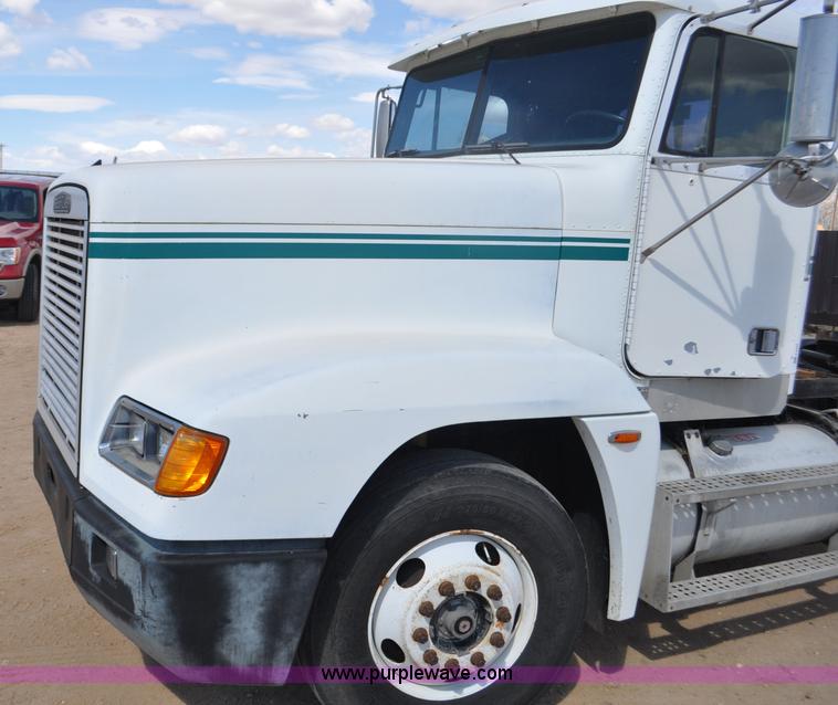 image for item F2344 1995 Freightliner FLD semi truck