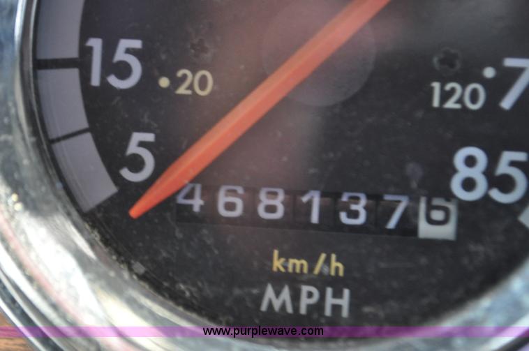 image for item F2344 1995 Freightliner FLD semi truck