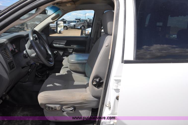 image for item F2346 2008 Dodge Ram 5500 SLT Quad Cab flatbed truck