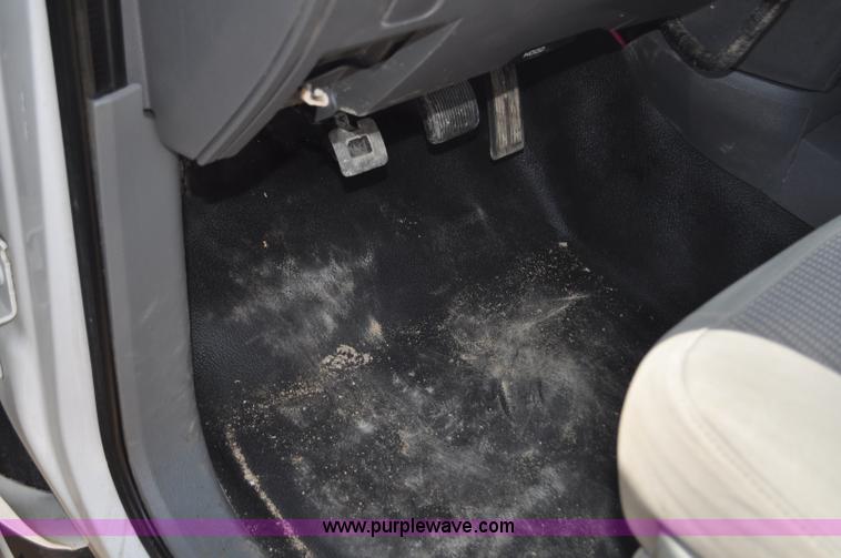 image for item F2346 2008 Dodge Ram 5500 SLT Quad Cab flatbed truck