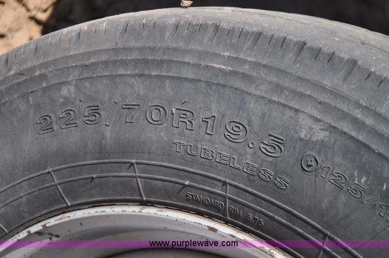 image for item F2347 2009 Dodge Ram 4500HD SLT Quad Cab flatbed truck