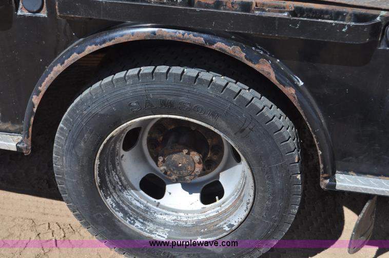 image for item F2347 2009 Dodge Ram 4500HD SLT Quad Cab flatbed truck