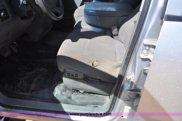 image for item F2347 2009 Dodge Ram 4500HD SLT Quad Cab flatbed truck