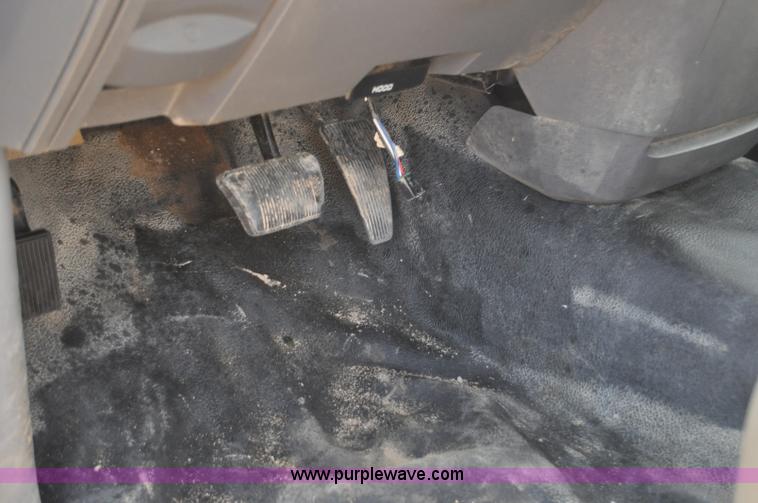 image for item F2347 2009 Dodge Ram 4500HD SLT Quad Cab flatbed truck