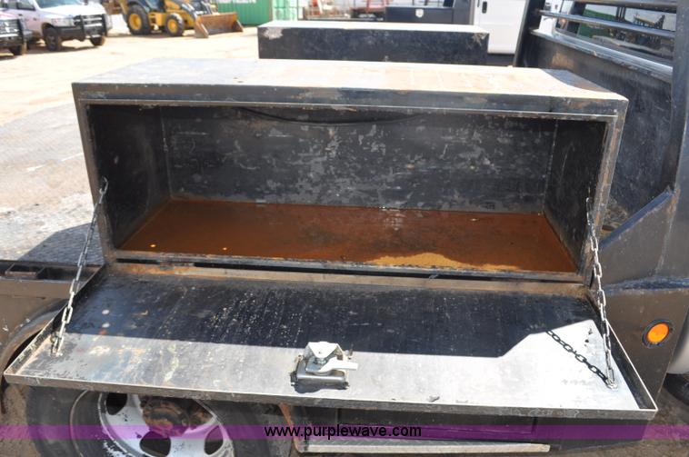 image for item F2347 2009 Dodge Ram 4500HD SLT Quad Cab flatbed truck