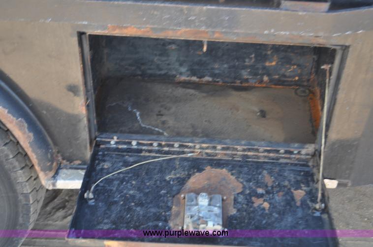 image for item F2347 2009 Dodge Ram 4500HD SLT Quad Cab flatbed truck