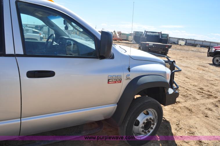 image for item F2347 2009 Dodge Ram 4500HD SLT Quad Cab flatbed truck