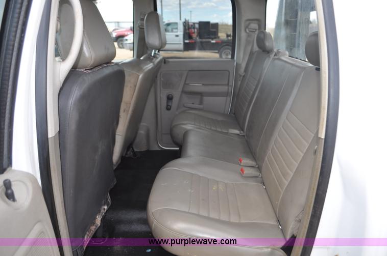 image for item F2352 2007 Dodge Ram 3500 Quad Cab flatbed truck