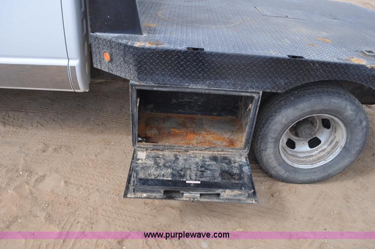 image for item F2352 2007 Dodge Ram 3500 Quad Cab flatbed truck