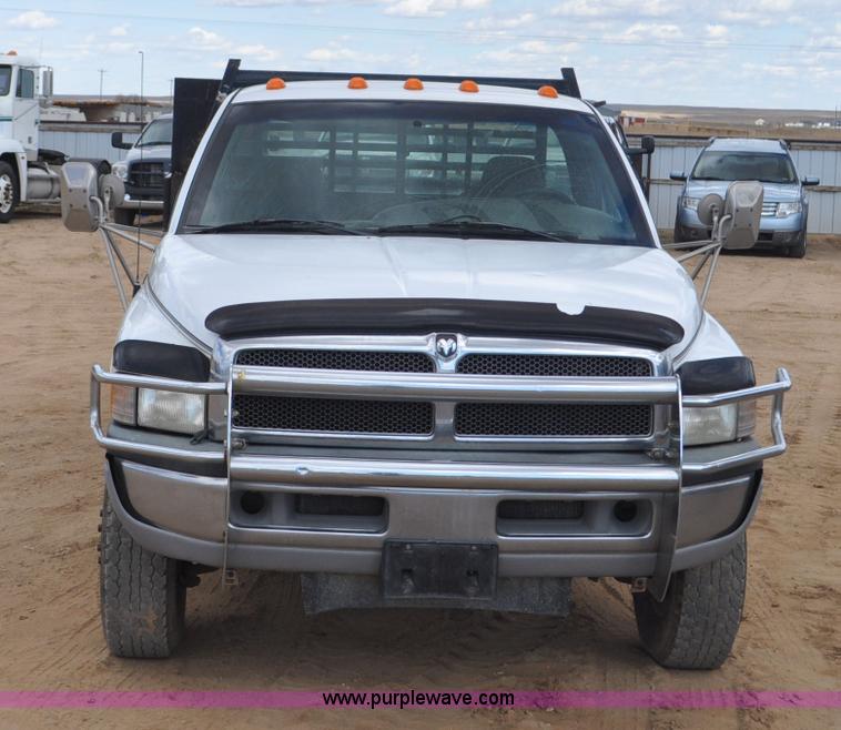 image for item F2353 1999 Dodge Ram 3500 Laramie SLT flatbed truck