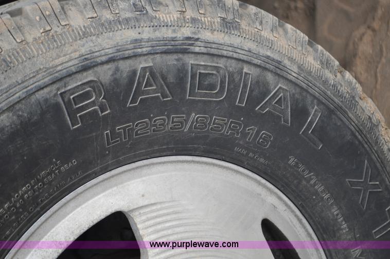 image for item F2353 1999 Dodge Ram 3500 Laramie SLT flatbed truck