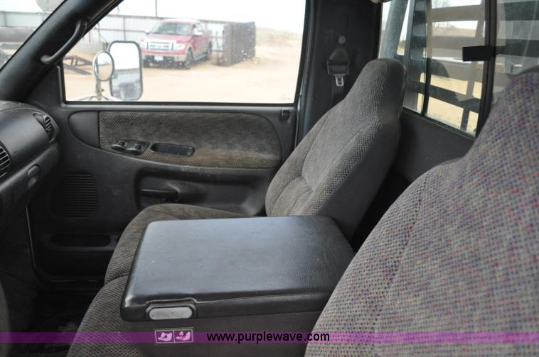image for item F2353 1999 Dodge Ram 3500 Laramie SLT flatbed truck