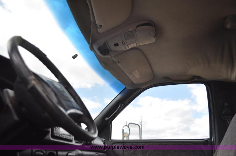 image for item F2353 1999 Dodge Ram 3500 Laramie SLT flatbed truck