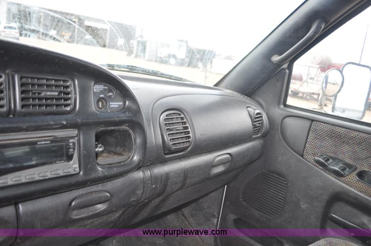 image for item F2353 1999 Dodge Ram 3500 Laramie SLT flatbed truck