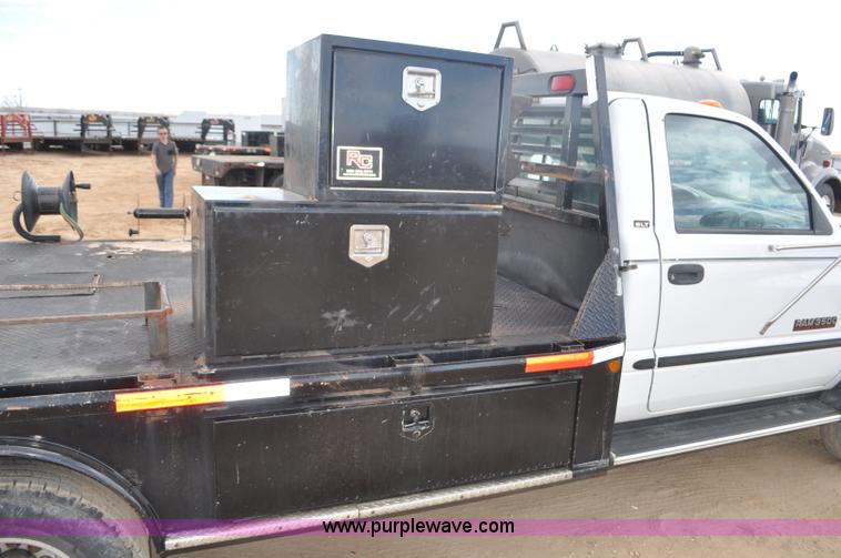 image for item F2353 1999 Dodge Ram 3500 Laramie SLT flatbed truck