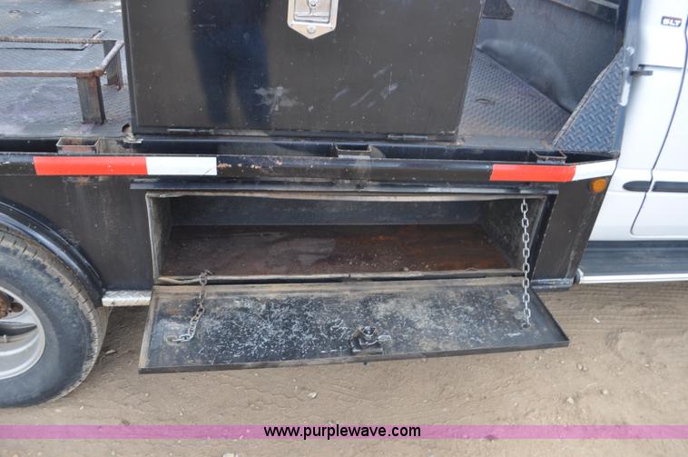 image for item F2353 1999 Dodge Ram 3500 Laramie SLT flatbed truck