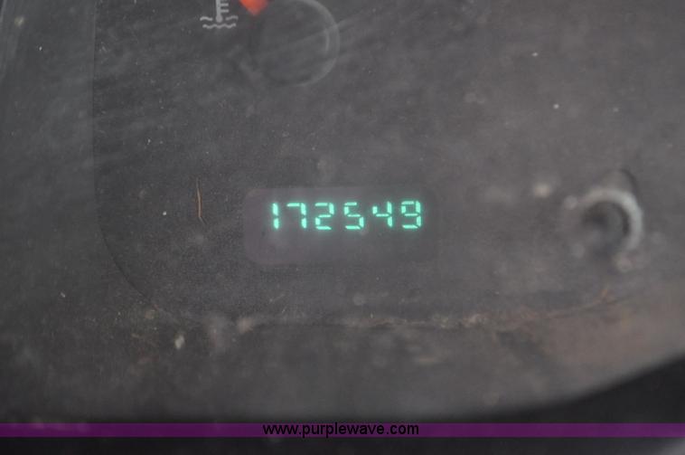 image for item F2353 1999 Dodge Ram 3500 Laramie SLT flatbed truck