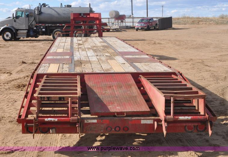 image for item F2357 2010 Elite GN equipment trailer