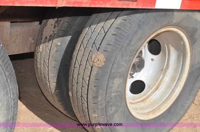 image for item F2357 2010 Elite GN equipment trailer