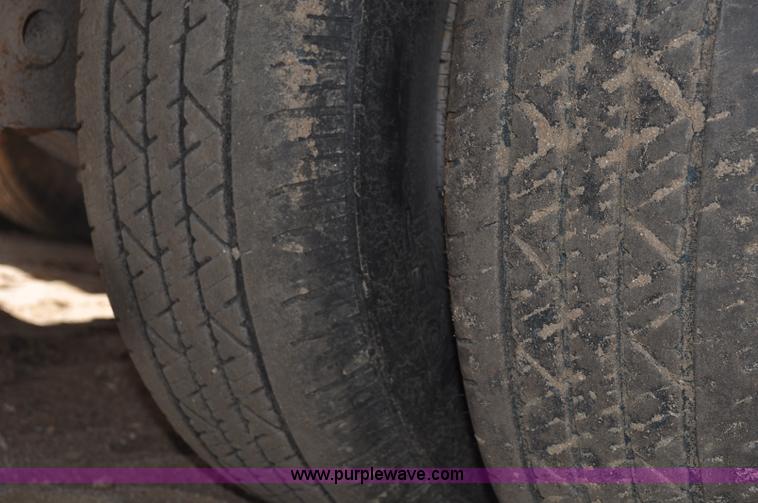 image for item F2357 2010 Elite GN equipment trailer