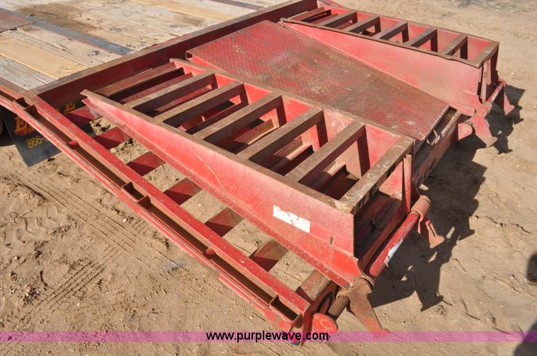 image for item F2357 2010 Elite GN equipment trailer