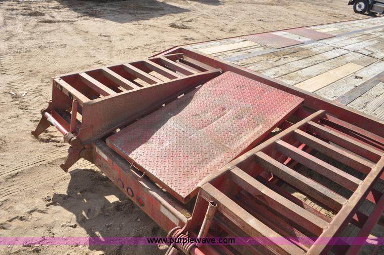 image for item F2357 2010 Elite GN equipment trailer