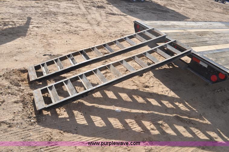 image for item F2358 2012 Elite GN equipment trailer