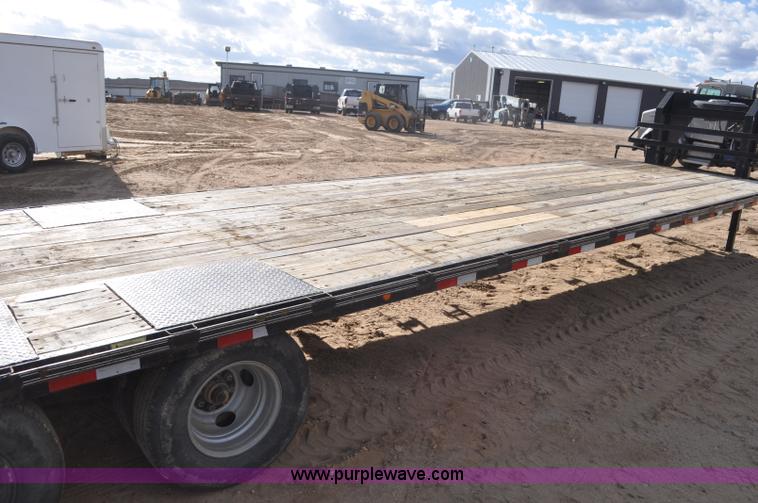 image for item F2358 2012 Elite GN equipment trailer
