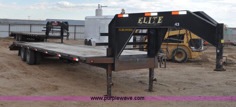 image for item F2359 2010 Elite GN equipment trailer
