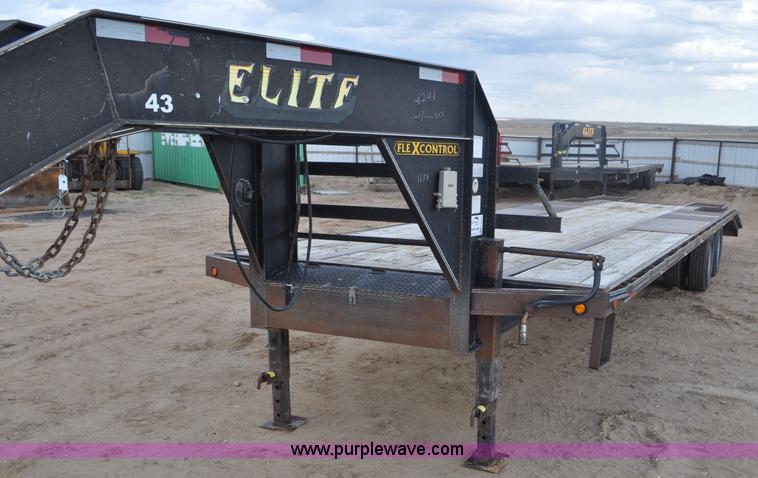 image for item F2359 2010 Elite GN equipment trailer