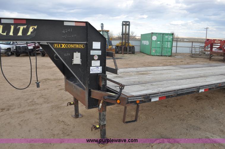 image for item F2359 2010 Elite GN equipment trailer