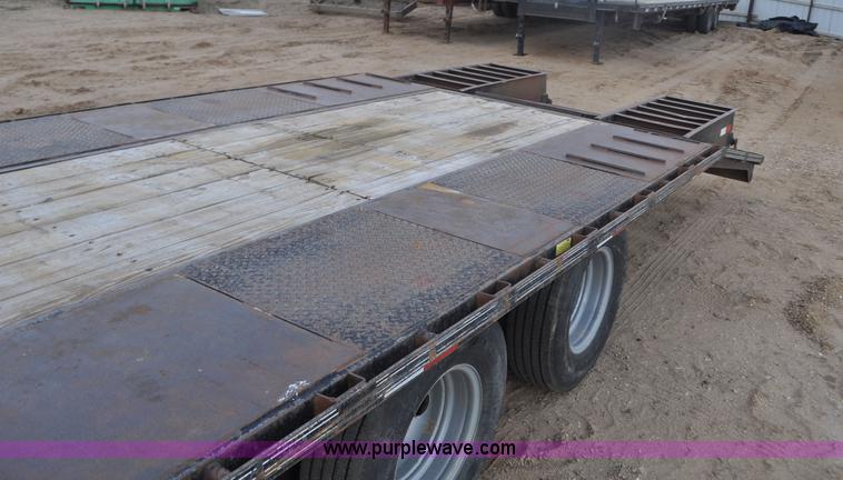 image for item F2359 2010 Elite GN equipment trailer