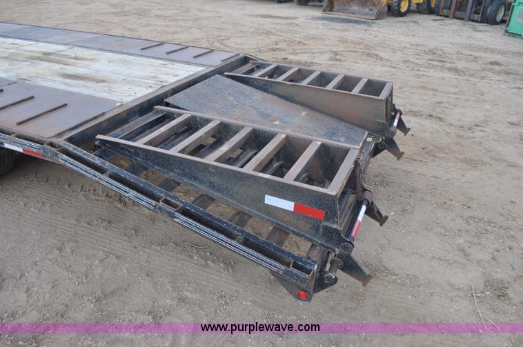 image for item F2359 2010 Elite GN equipment trailer