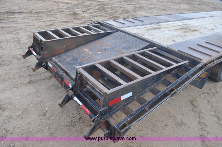 image for item F2359 2010 Elite GN equipment trailer