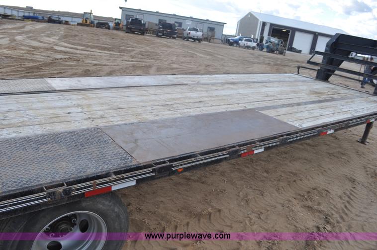 image for item F2359 2010 Elite GN equipment trailer