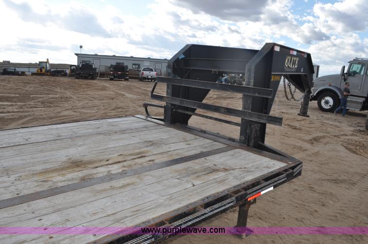 image for item F2359 2010 Elite GN equipment trailer