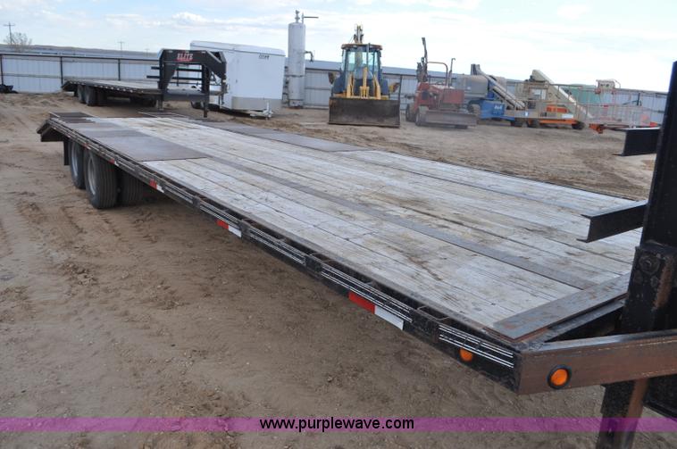 image for item F2359 2010 Elite GN equipment trailer