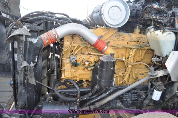 image for item F2366 1995 Kenworth T800 vacuum truck