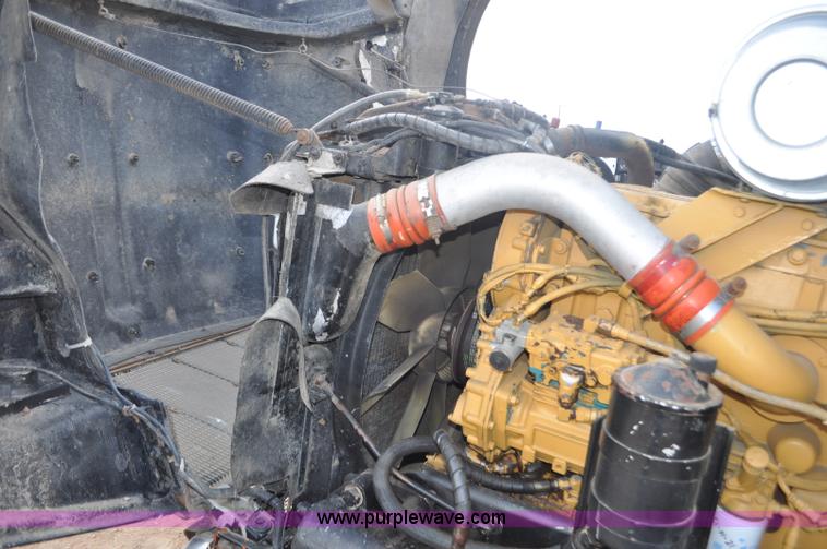 image for item F2366 1995 Kenworth T800 vacuum truck