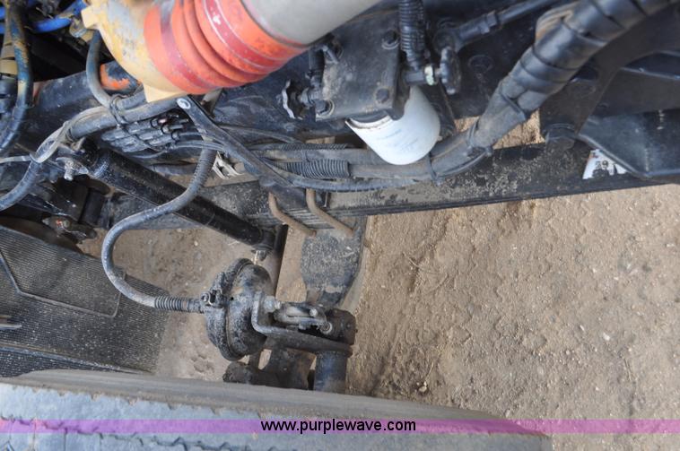 image for item F2366 1995 Kenworth T800 vacuum truck