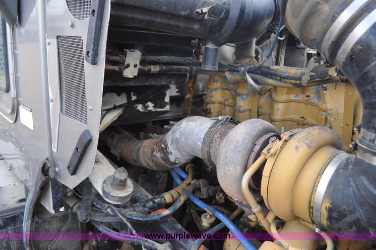 image for item F2366 1995 Kenworth T800 vacuum truck