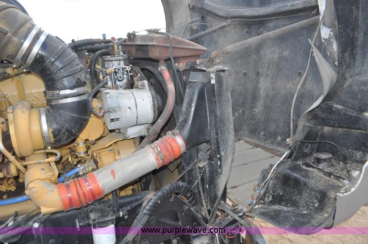 image for item F2366 1995 Kenworth T800 vacuum truck