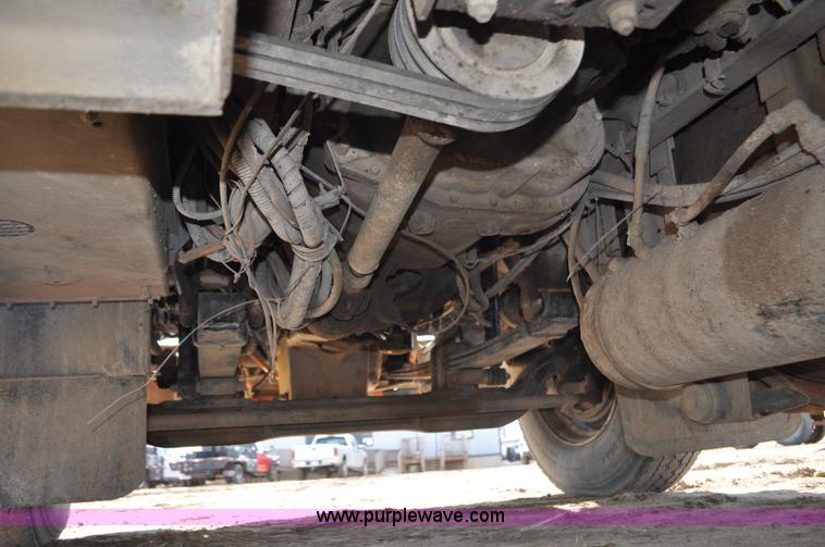 image for item F2366 1995 Kenworth T800 vacuum truck