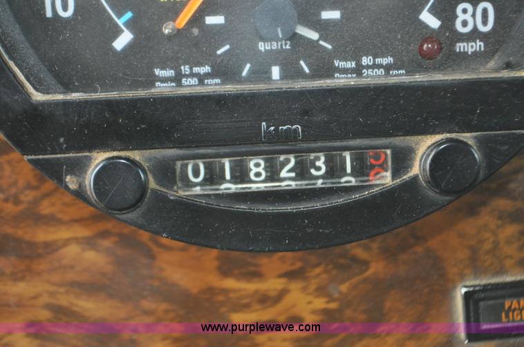 image for item F2366 1995 Kenworth T800 vacuum truck