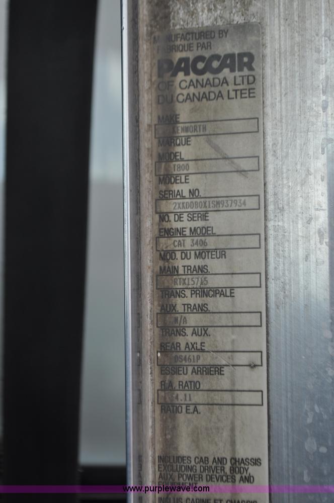 image for item F2366 1995 Kenworth T800 vacuum truck