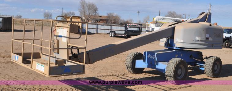 image for item F2371 2001 Genie S-40 boom lift