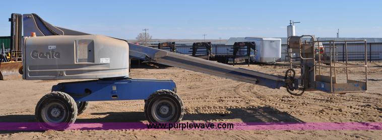 image for item F2371 2001 Genie S-40 boom lift