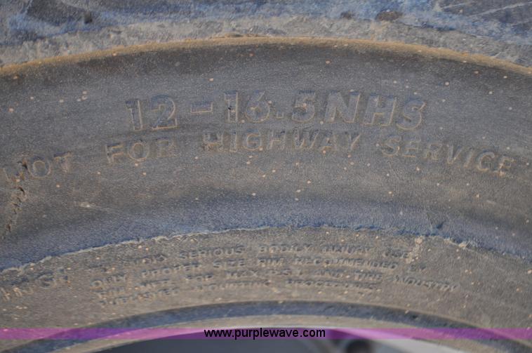 image for item F2371 2001 Genie S-40 boom lift