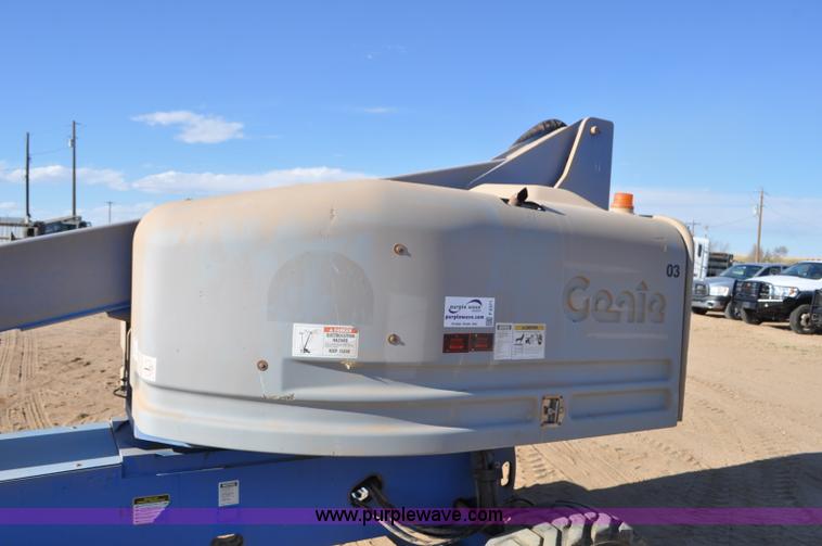 image for item F2371 2001 Genie S-40 boom lift